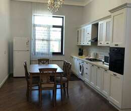 Kirayə Villa, 300m²