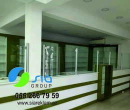 Aptek mebeli və vitrinləri