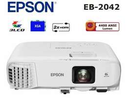 Proyektor Epson EB 2042