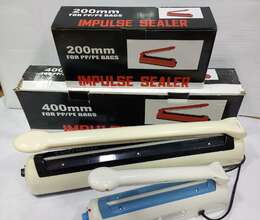 Salafan yapışdıran 