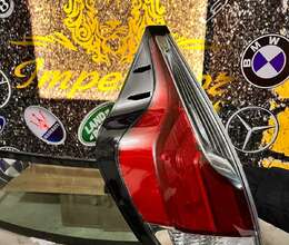 Toyota Prius / C üçün arxa stoplar biri