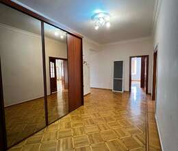 Kirayə verilir Yeni tikili, 200m², 4-Otaqlı