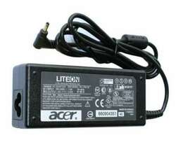 Acer 19V 3.42A 65W adapter
