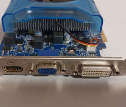 "GIGABYTE NVIDIA GeForce GT 220" videokart