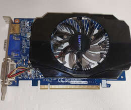 "GIGABYTE NVIDIA GeForce 210" videokart