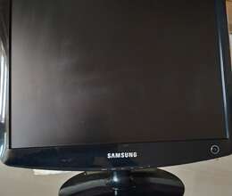 Samsung 932N LCD monitor 19 dyum 