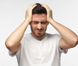 Baş ağrılarına qarşı təbii müalicə üsulu