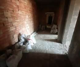 Şəhərin mərkəzində 3 otaqlı 85 m² podmayak mənzil