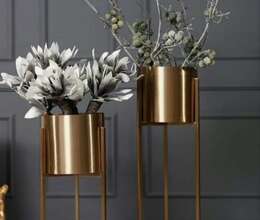 Paslanmaz Poladdan Eksklüziv Mebel və Dekor