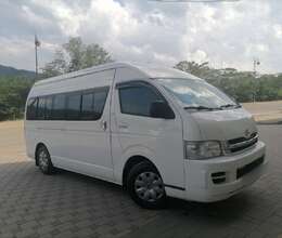 Toyota Hi Ace mikroavtobus sifarisi