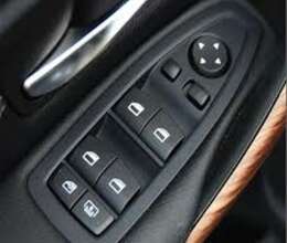 BMW 5 series üçün şüşə qaldıran knopka blok satılır.