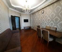Qaraçuxurda, məscidə yaxın, əşyalı, 2 otaqlı mənzil