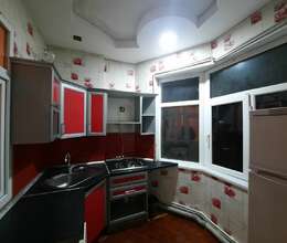 Qaraçuxurda, məscidə yaxın, əşyalı, 2 otaqlı mənzil