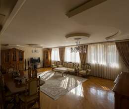 Satılır Köhnə tikili, 150m², 5-Otaqlı