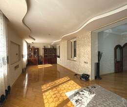 Satılır Köhnə tikili, 142m², 5-Otaqlı