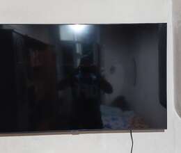 Samsung 50" AU7100 UHD 4K