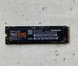 SSD "Samsung 960 250GB NVMe M.2"