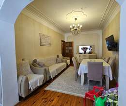 8-ci mikrorayonda 2 otaq menzil satilir 