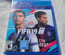 3 PS4 Oyunu — FIFA19 / NBA2K15 / Overwatch 