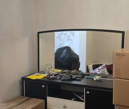 Mebellər satılır.