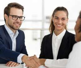 Ofis Menecer tələb olunur 