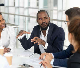 Ofis meneceri tələb olunur