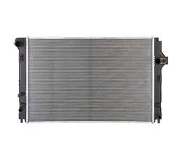 Toyota Corolla Cross su radiatoru 