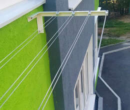 Zivə paltar asılqan 