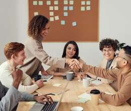 Təcrübəli kadrlar üçün ofisdaxili ișlər təklif olunur