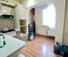 Satılır Köhnə tikili, 80m², 3-Otaqlı