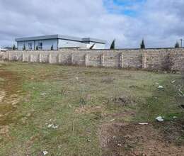 Buzovnada torpaq satilir