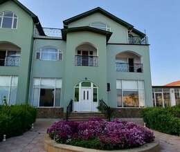 House with Garden, Villa For Sale