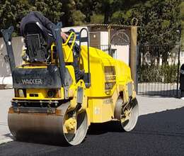 Asfalt işləri görülür.