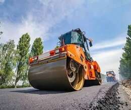 Asfalt işləri görülür.