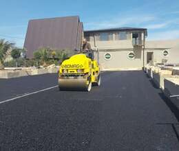 Asfalt işləri görülür.