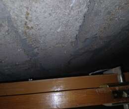 Taxta qapılar işlənmiş