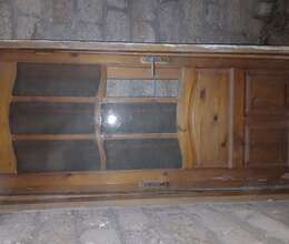 Taxta qapılar işlənmiş