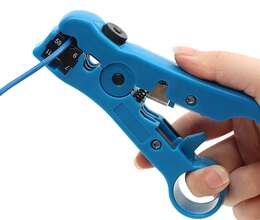 Универсальный инструмент для зачистки кабеля