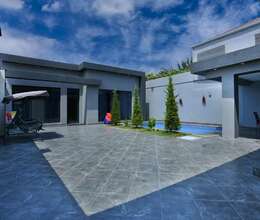 House with Garden, Villa For Rent