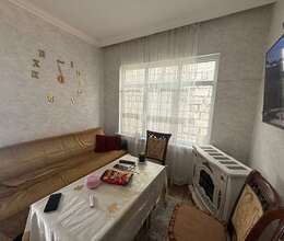 Savalanda yola yaxin ev satılır