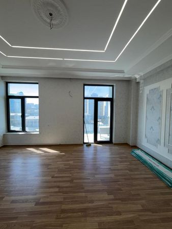 Statistika Komitəsinin arxasında 3 otaqlı mənzil satılır