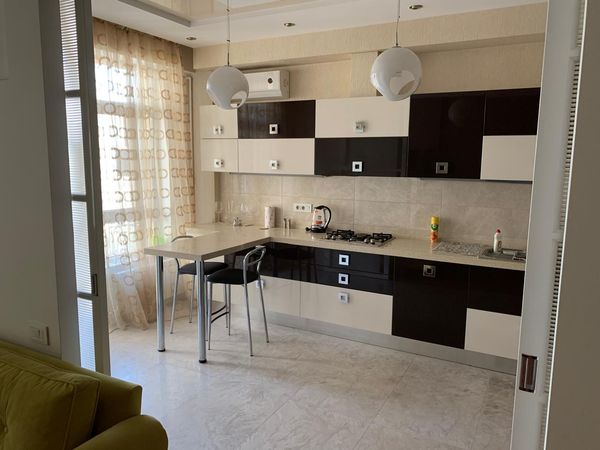 Tblisi Prospektində 3otaqlı Ev Satılır