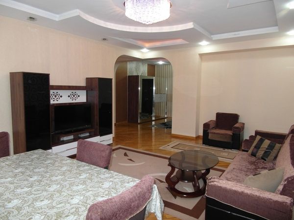 4 Otaqlı Mənzil, Yasamal