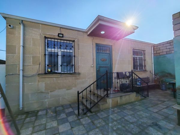 3 otaqlı, köhnə tikili, 90 m², təmirli, satılır