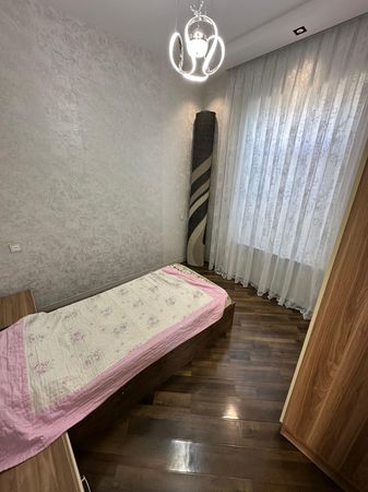 6+ otaqlı, bağ evi, 220 m², təmirli, satılır