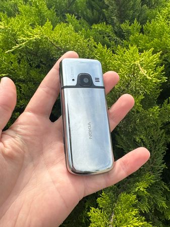 Nokia 6700