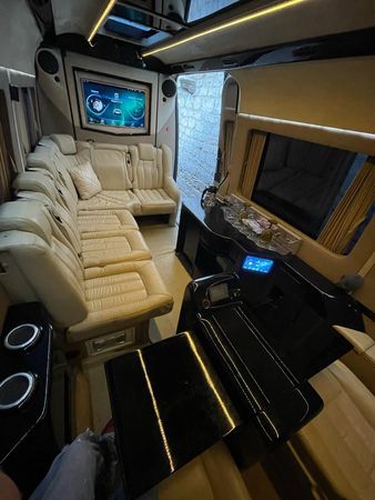 Transfer Xidməti, Vıp Mikroavtobus Sprinter — Bakıda