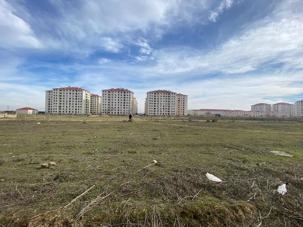 10 Sot Torpaq Sahəsi, Ramana Qəs