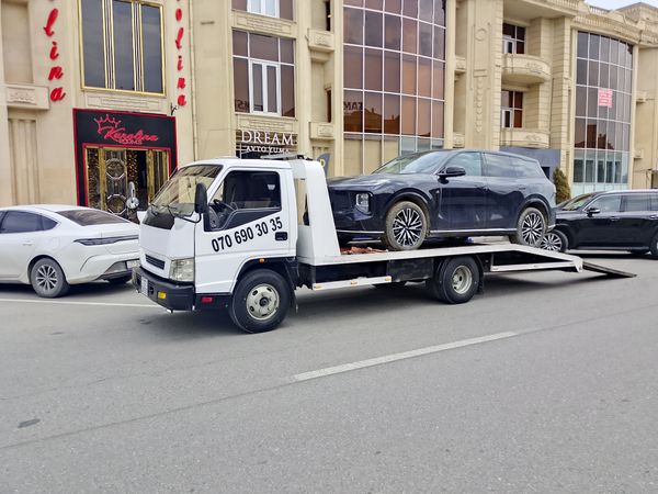 Evakuator xidməti xidməti