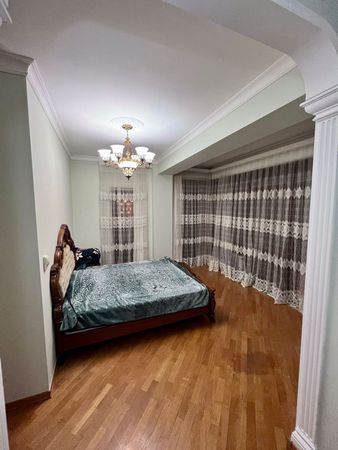 4-otaqlı Yeni Tikili, Azerbaycan Prospekti - 23, 150 M²